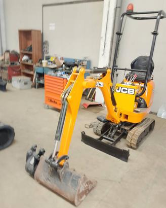 Miniescacatore JCB 8008