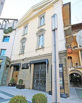 Immobile di 335 m² con 3 locali a Bergamo