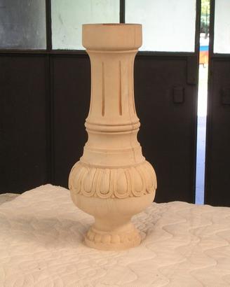 Colonne in legno Tornite e Intagliate  a Mano