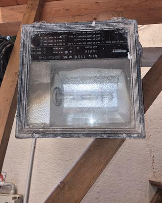 Faro da cantiere
