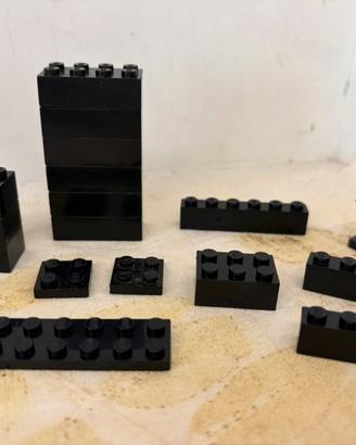 Lego - Lotto di 17 pezzi neri - varie dimensioni