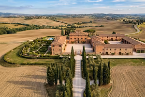 Splendida tenuta con 100 ettari