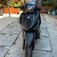 Piaggio Beverly 400 - 2024
