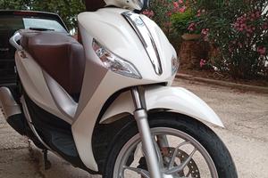 Piaggio Medley 125