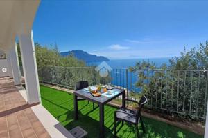 3 LOCALI A AMALFI