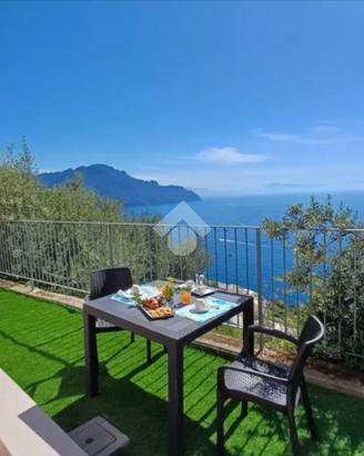 3 LOCALI A AMALFI