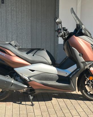 Yamaha XMAX 300