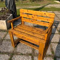 Panchina da giardino in legno