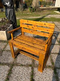 Panchina da giardino in legno