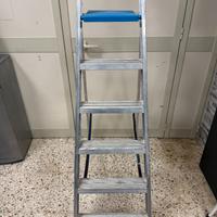 Scala professionale con piattaforma Frigerio