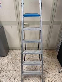 Scala professionale con piattaforma Frigerio