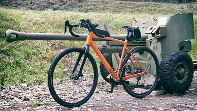 Bicicletta Gravel Focus Atlas 6.7