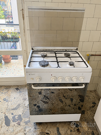 Cucina a gas con forno