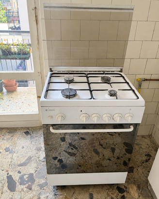 Cucina a gas con forno
