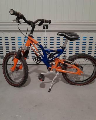 Bici cross ragazzo.