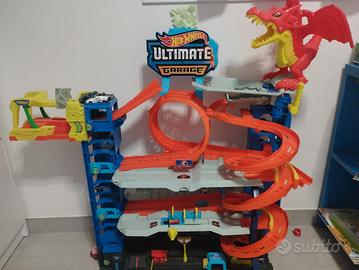 pista garage macchinine hotwheels  praticamente nu