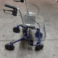 Carrello deambulatore per anziani e disabili