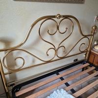 Struttura matrimoniale in ottone e rete in doghe