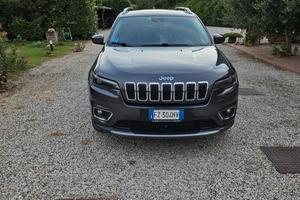 Vettura in perfetto stato, come nuova.