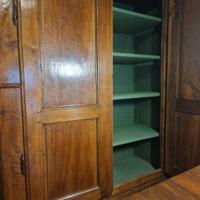 Grande armadio rustico in legno massello