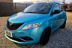 Lancia Ypsilon 1.0 Hybrid Ecochic