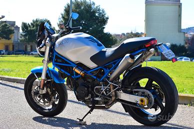 Ducati Monster 900 i.e.  my 2001