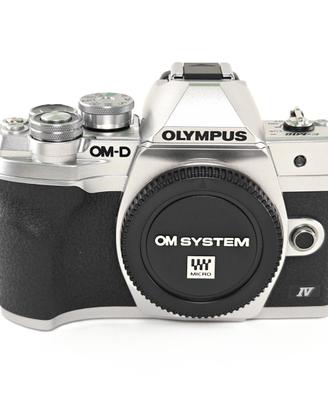 Olympus E-M10 IV 2.263 Scatti Silver