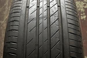 4  Pneumatici estivi 215-50-18 92V