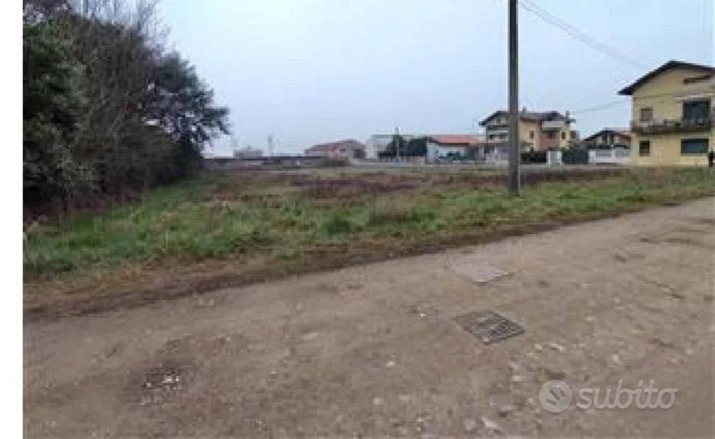 Immobile in asta di 7020 m² a Cislago - Vista 3