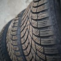 Gomme Toyo 195 55 R16 + cerchi in ferro