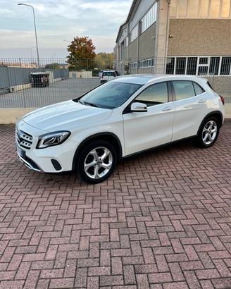 Mercedes gla 200d sport gancio traino