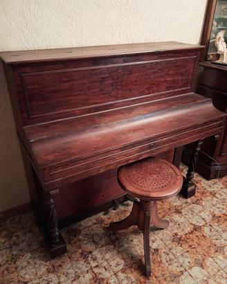 Pianoforte a Muro Vintage 