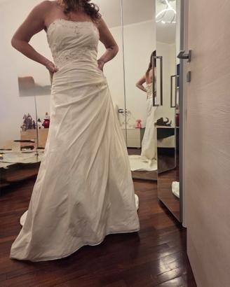 Elegante abito da sposa