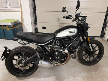 Ducati Scrambler Icon Dark