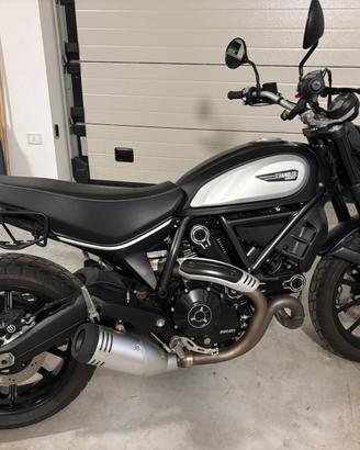 Ducati Scrambler Icon Dark
