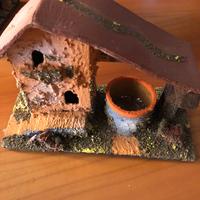 Casetta con pozzo per presepe