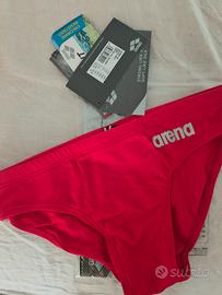 2 Costumi maschio taglia 29 14-15. Arena.