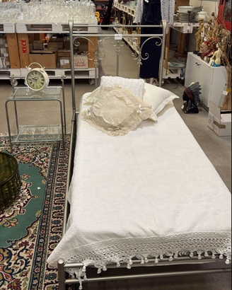 Letto Singolo In Ferro Battuto+Comodino+Materasso
