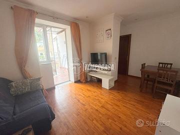 Appartamento luminoso in Via Megaride - Adiacenze