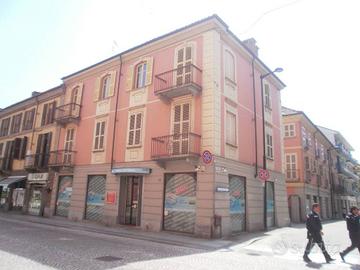 Appartamento di 120 m² con 5 locali e box auto a A
