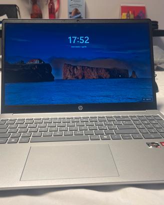 PC portatile HP nuovo+ mouse +custodia + garanzia