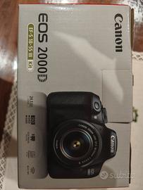 macchina fotografica Canon EOS 2000D
