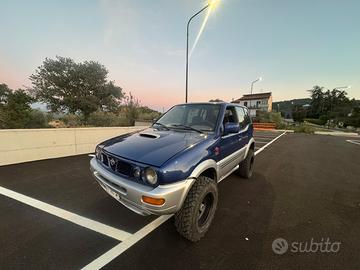 Nissan terrano 2.7 autovettura