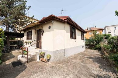 VILLA SINGOLA A MILANO