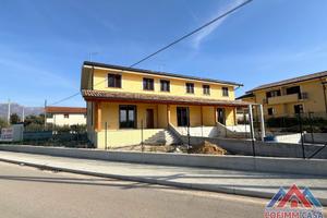 Ville a schiera nuova costruzione a Sora