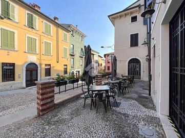 NEGOZIO A DESENZANO DEL GARDA