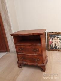 Mobiletto in legno
