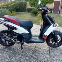 Aprilia SR 50 Motard