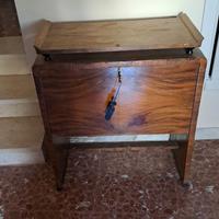 arredo vintage  mobiletto tavolino appendiabiiti