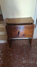 arredo vintage  mobiletto tavolino appendiabiiti